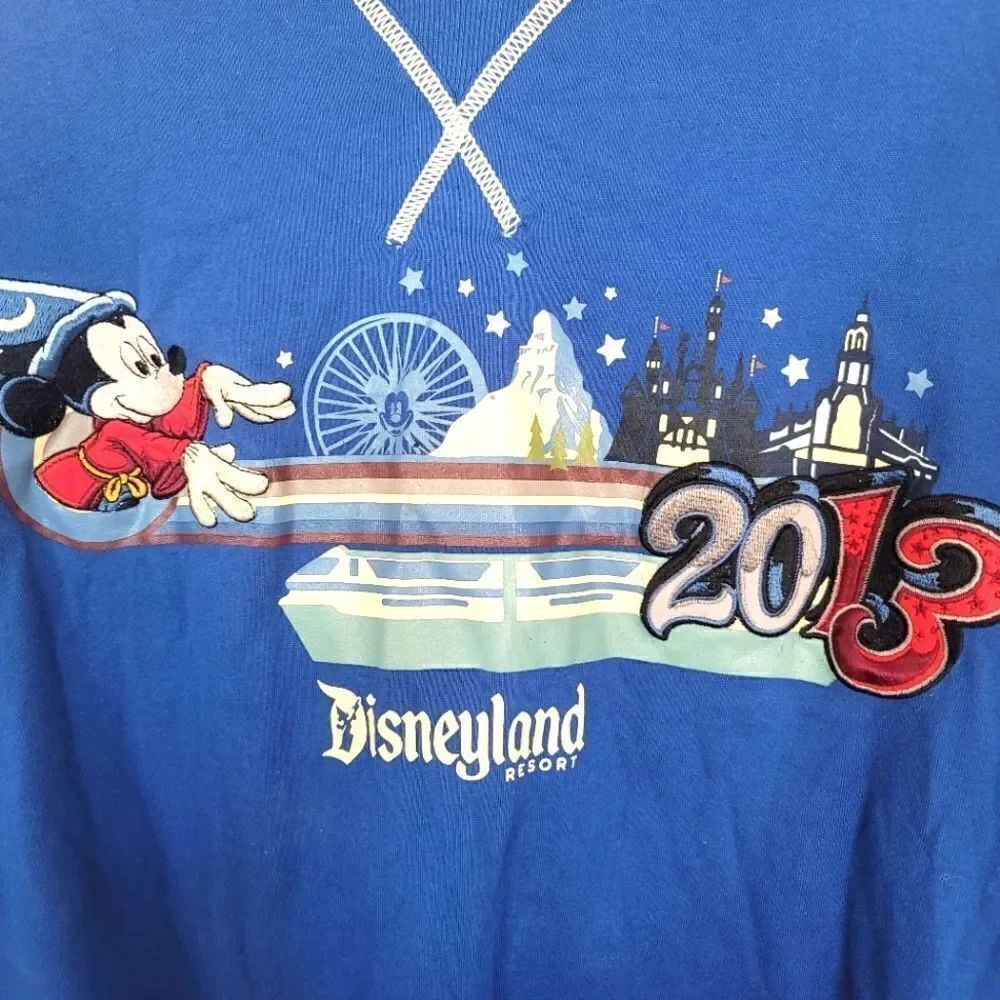 DISNEY PARKS 2013 Disney Resort Sweatshirt Size XXL